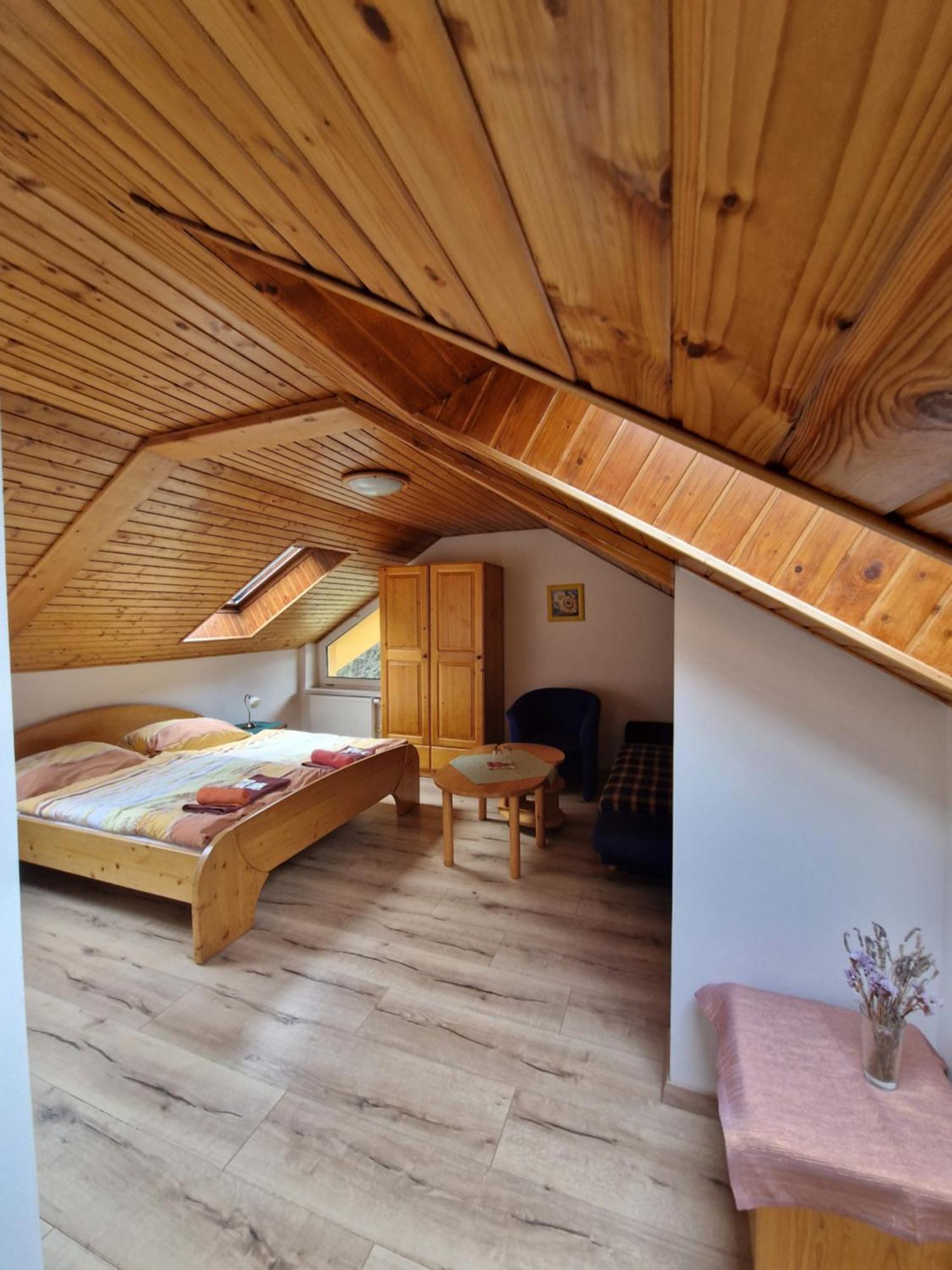 Pri Piecke Penzion A Restauracia Stare Hory Bagian luar foto