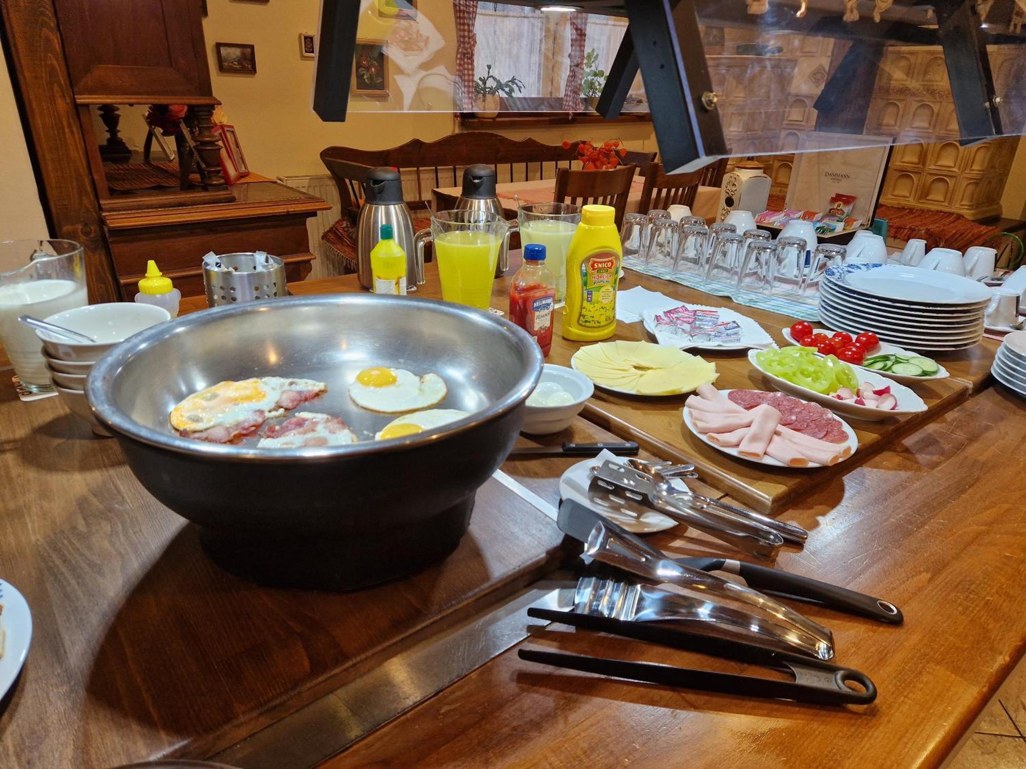 Pri Piecke Penzion A Restauracia Stare Hory Bagian luar foto