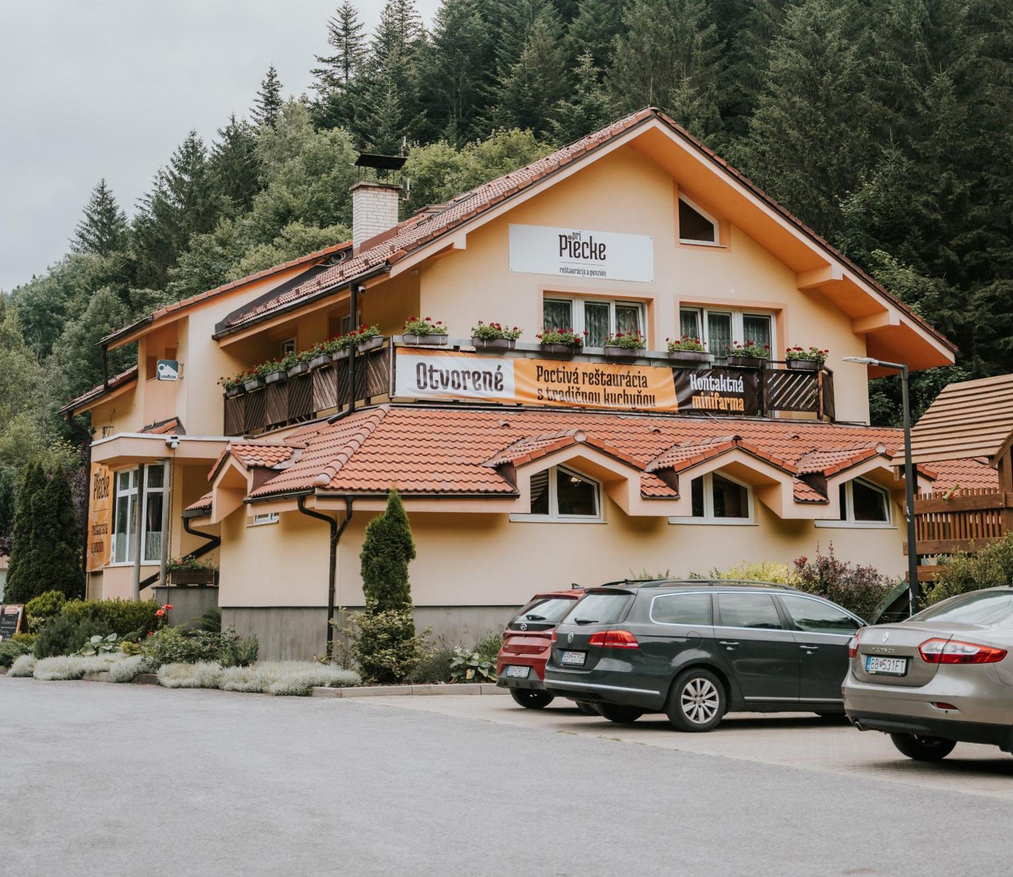 Pri Piecke Penzion A Restauracia Stare Hory Bagian luar foto